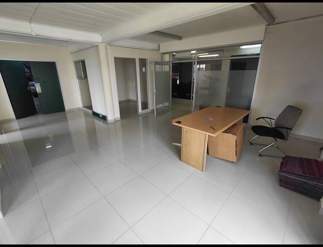 240M² OFFICE TO LET IN HALFWAY HOUSE